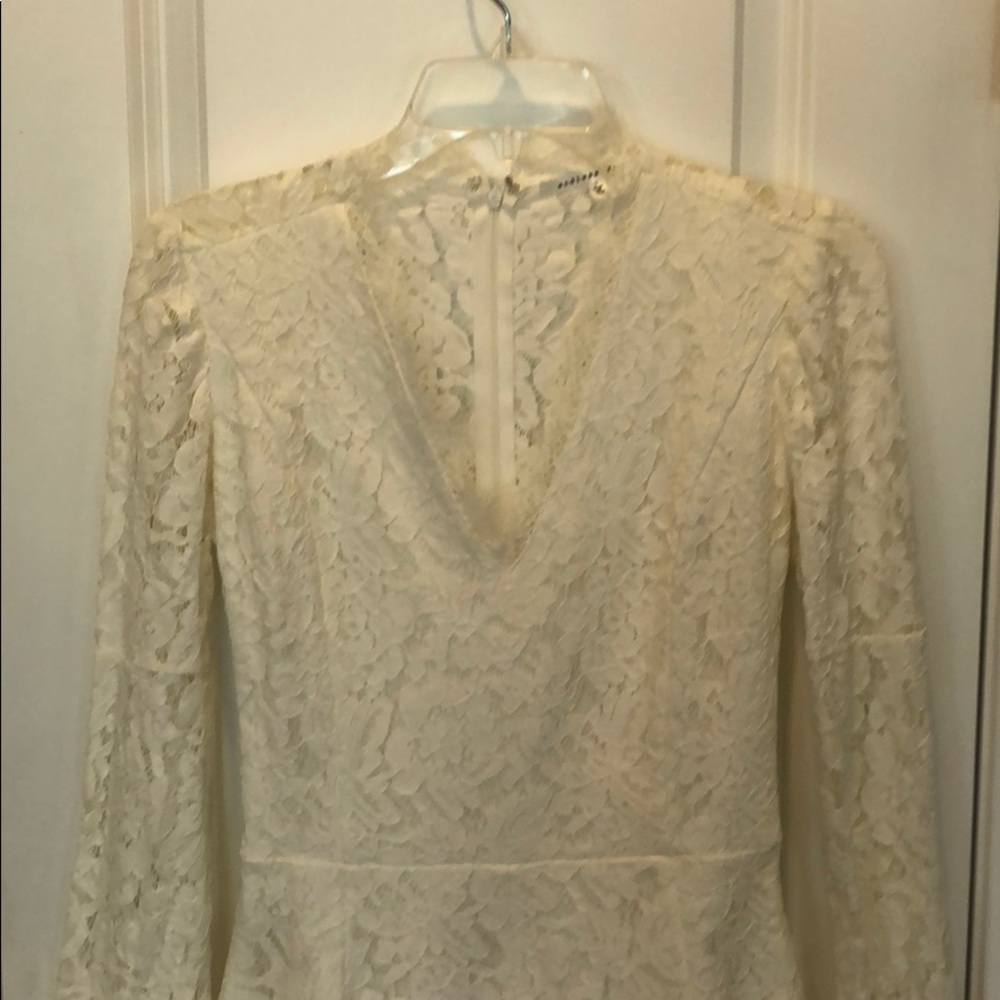 ENDLESS ROSE WHITE LACE ROMPER SMALL - Picture 2 of 6